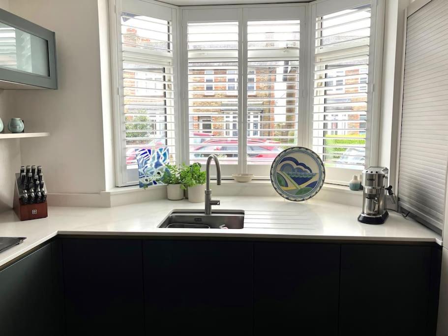 Our Beautifully Renovated Home Chichester Bagian luar foto